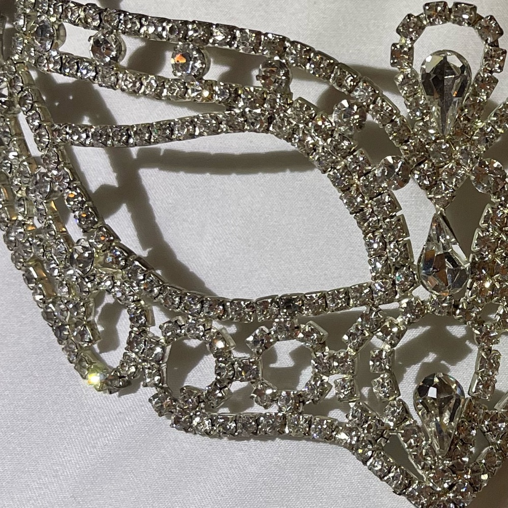 Elegant Silver Masquerade Mask with Black Ribbon